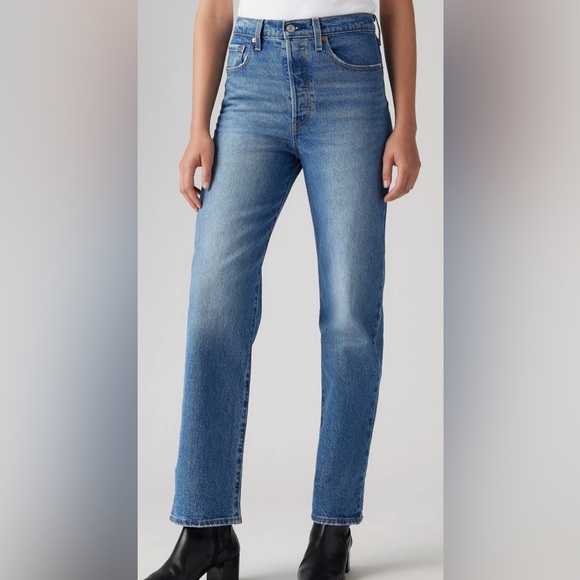 Levi's Women's Ribcage Straight Leg Blue Jeans - NWT - Size 31 - Picture 1 of 15
